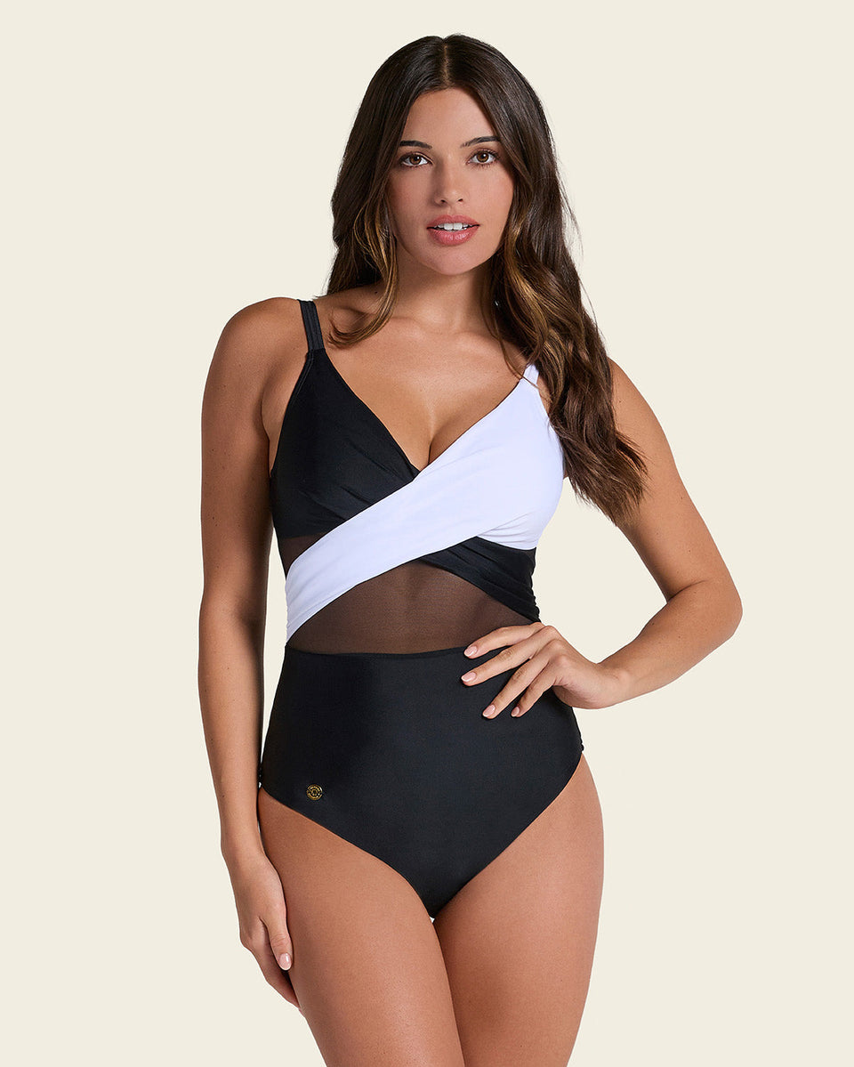Bañador entero control suave de abdomen elaborado con nylon reciclado